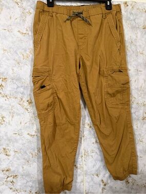 Wrangler Men's Cargo Pants in Tan